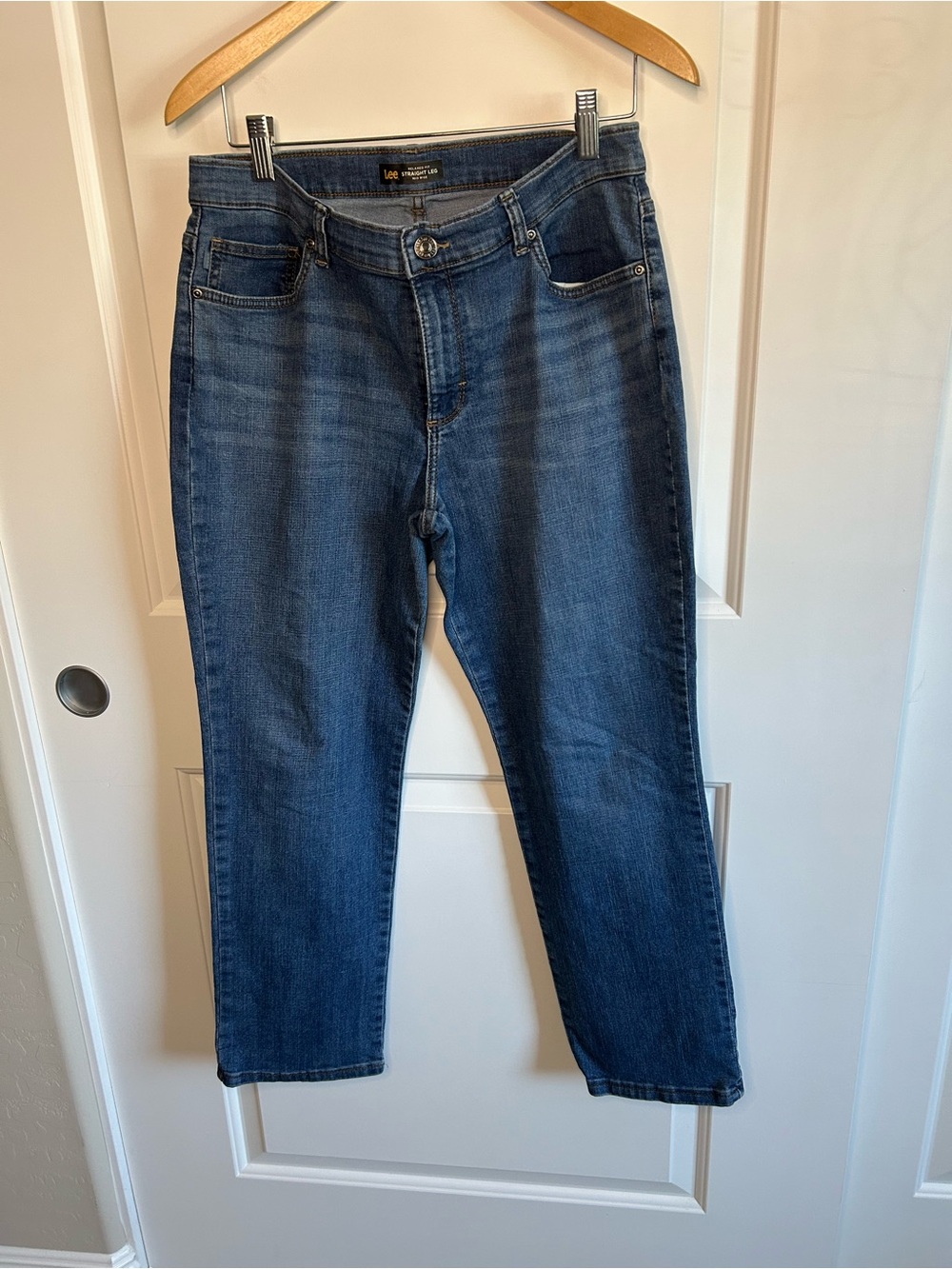 Lee women’s 12short Straight Jeans in Medium Blue Wash